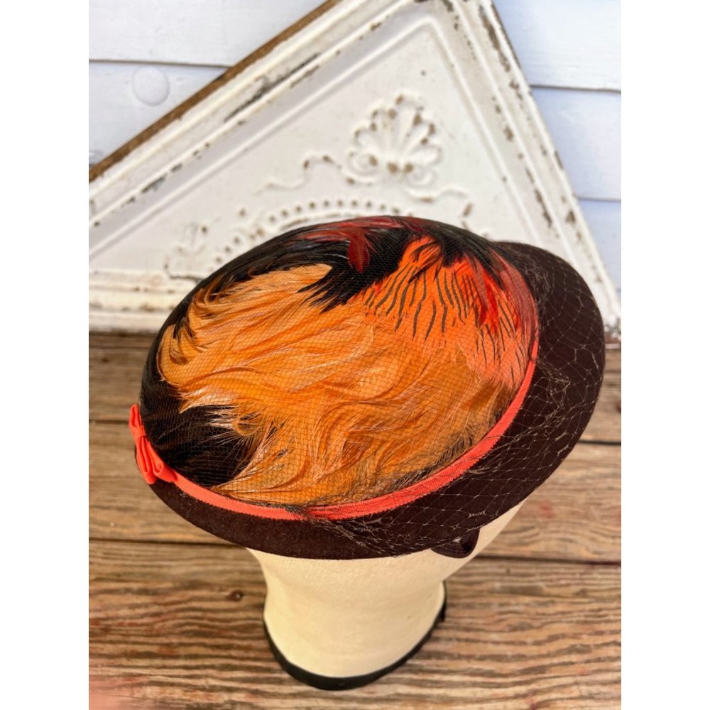 Vintage 1940s HAt Brown Wool Dyed Orange Peasant Feathers - Picture 7 of 12